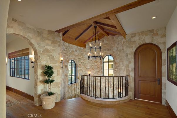 Interior, Pendant Lights, Recessed Lighting, Stone Walls, Wooden Beams, Wooden Ceilings, Wood Texture Flooring