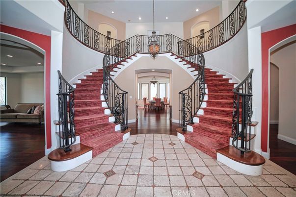 Chandelier, Dining room, Interior, Recessed Lighting, Wood Texture Flooring