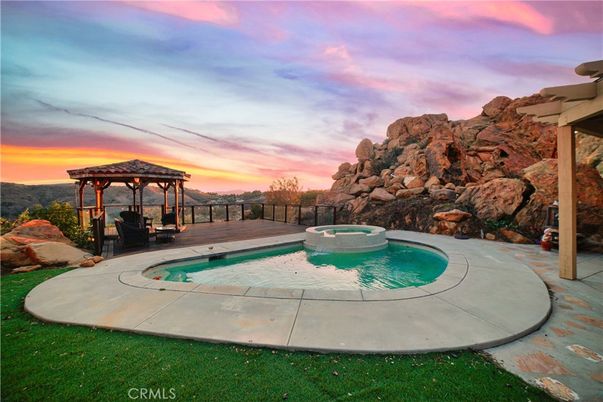 Exterior, Pool