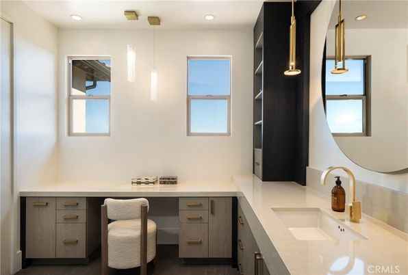 Bathroom, Dual Sink Vanities, Interior, Pendant Lights, Recessed Lighting