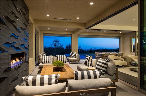 Fireplace, Interior, Living room, Recessed Lighting