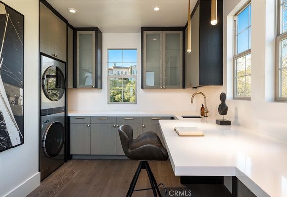 Home Office, Interior, Recessed Lighting, Washer, Wood Texture Flooring