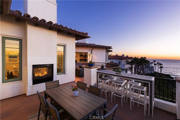 Exterior, Fireplace, Water