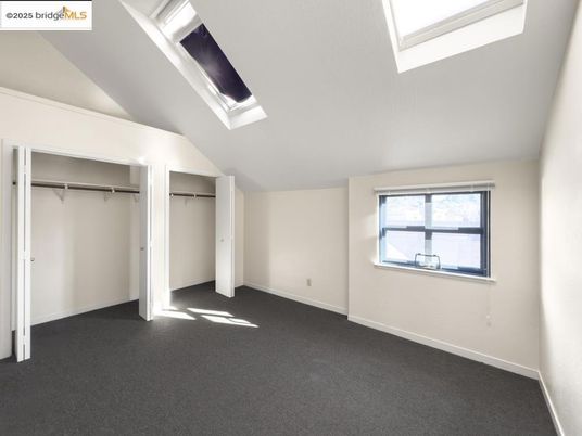 Empty room, Interior, Walk-in Closets