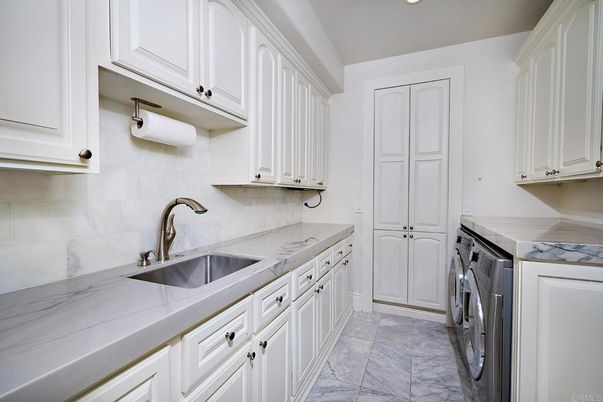 Interior, Marble, Recessed Lighting, Washer