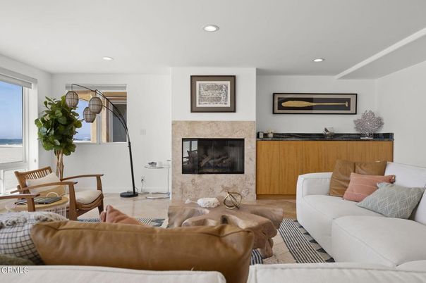 Fireplace, Interior, Living room, Recessed Lighting