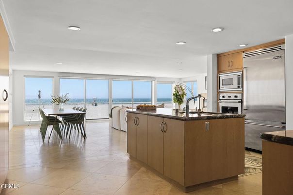 Dining room, Interior, Kitchen, Recessed Lighting, Stainless Steel Appliances, Water