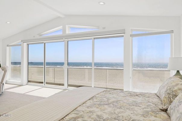Bedroom, Interior, Recessed Lighting, Water