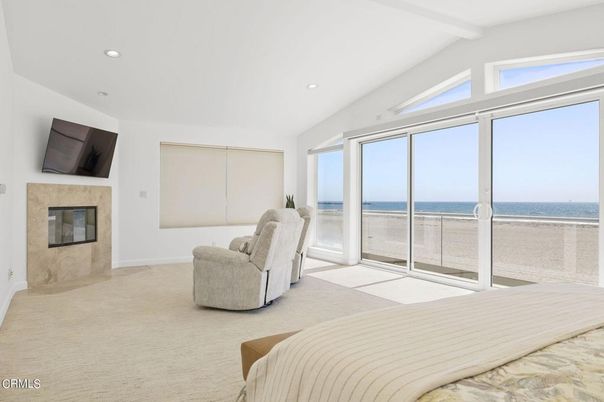 Bedroom, Fireplace, Interior, Recessed Lighting, Water