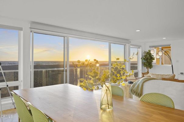 Dining room, Interior, Recessed Lighting, Water