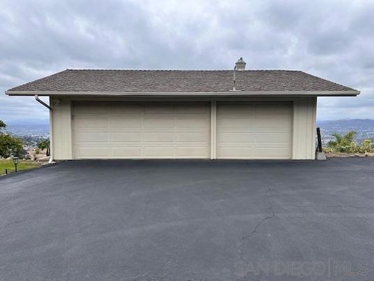Detached Garage, Exterior