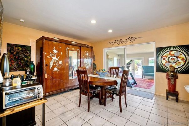 Dining room, Interior, Recessed Lighting
