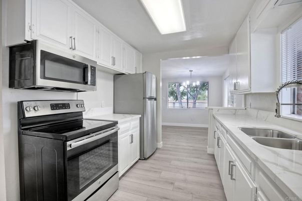 Chandelier, Interior, Kitchen, Stainless Steel Appliances, Wood Texture Flooring