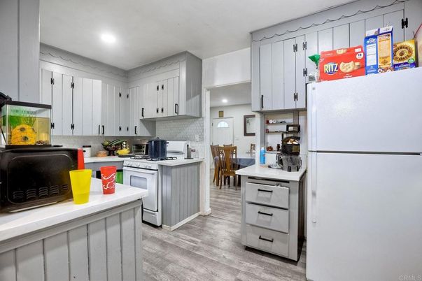 Dining room, Interior, Kitchen, Recessed Lighting, Wood Texture Flooring