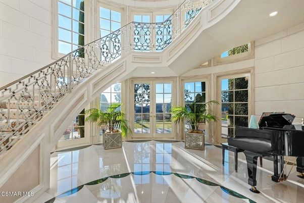 Interior, Piano, Recessed Lighting