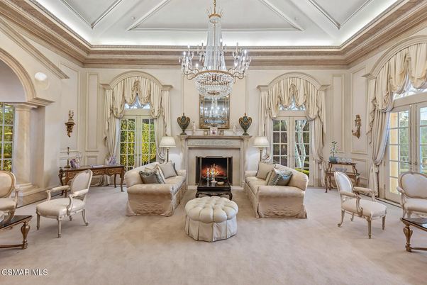 Chandelier, Fireplace, Interior, Living room, Recessed Lighting