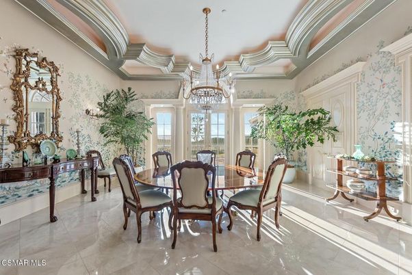 Chandelier, Dining room, Interior