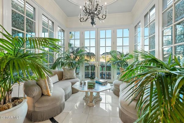 Chandelier, Interior, Sun Room