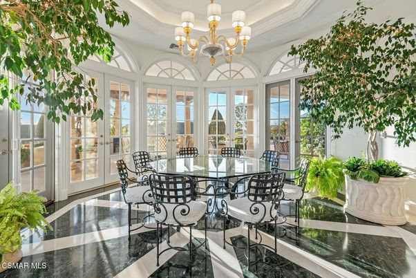 Chandelier, Dining room, Interior