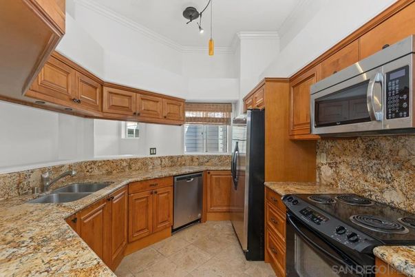 Interior, Kitchen, Pendant Lights, Stainless Steel Appliances
