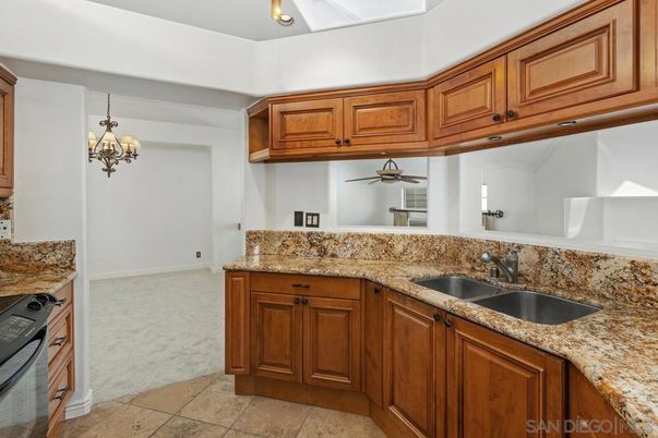 Chandelier, Interior, Kitchen