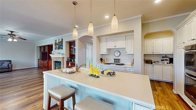 Fireplace, Interior, Kitchen, Pendant Lights, Recessed Lighting, Wood Texture Flooring