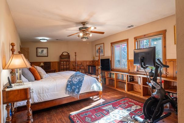 Bedroom, Fitness Equipment, Interior, Wood Texture Flooring
