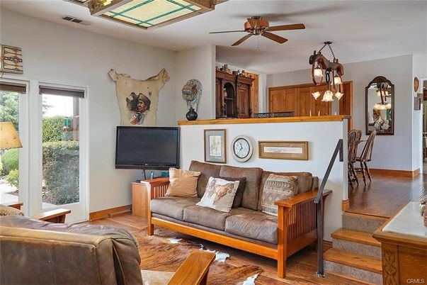 Interior, Living room, Pendant Lights, Wood Texture Flooring
