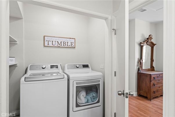 Interior, Washer, Wood Texture Flooring