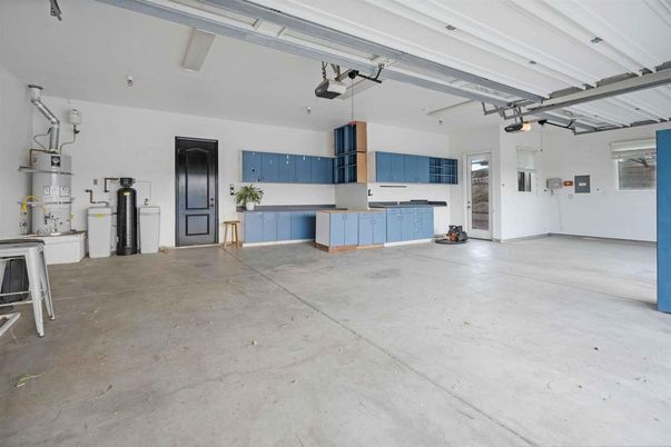 Garage, Interior, Washer