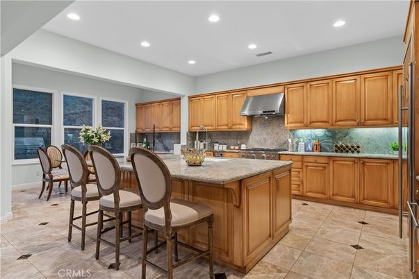 Dining room, Interior, Kitchen, Recessed Lighting, Stainless Steel Appliances