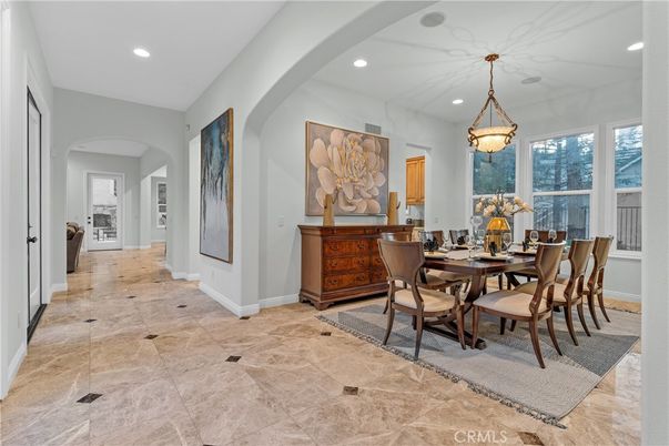 Dining room, Interior, Pendant Lights, Recessed Lighting