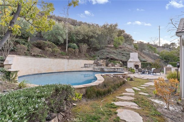 Exterior, Fireplace, Pool
