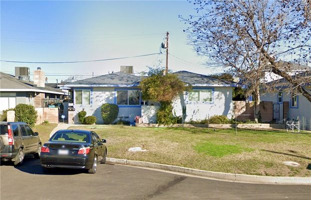 Exterior, Facade, Ranch