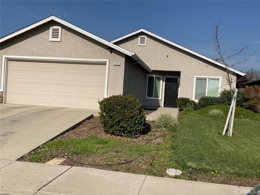 Attached, Exterior, Facade, American Craftsman