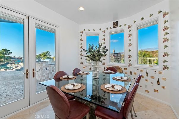 Dining room, Interior, Recessed Lighting