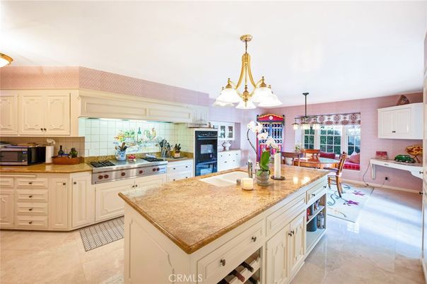 Chandelier, Dining room, Interior, Kitchen, Pendant Lights