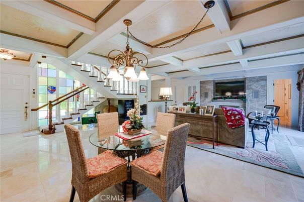 Chandelier, Dining room, Interior, Living room