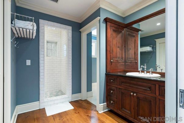 Bathroom, Interior, Recessed Lighting, Wood Texture Flooring