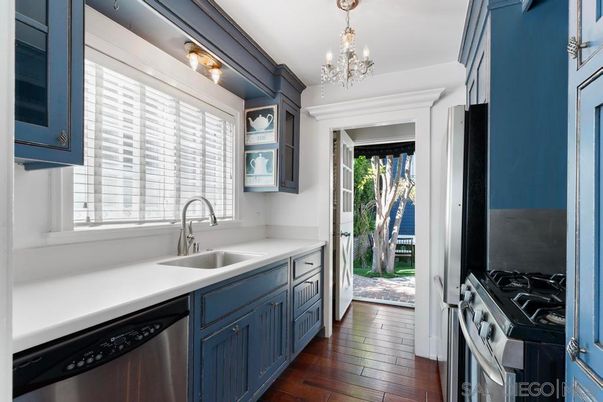 Chandelier, Interior, Kitchen, Stainless Steel Appliances, Wood Texture Flooring