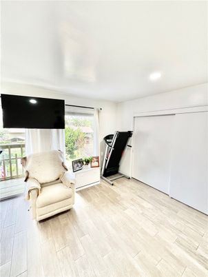 Fitness Equipment, Interior, Recessed Lighting, Wood Texture Flooring
