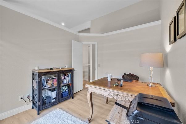 Home Office, Interior, Recessed Lighting, Wood Texture Flooring