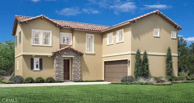 Attached, Exterior, Facade, Mediterranean