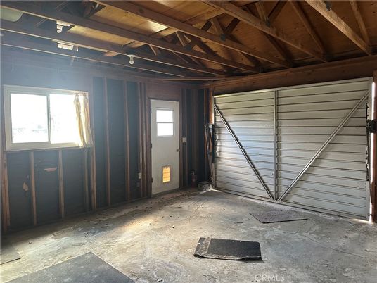 Empty room, Interior, Wooden Beams, Wooden Ceilings