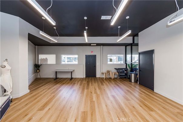Interior, Pendant Lights, Wood Texture Flooring