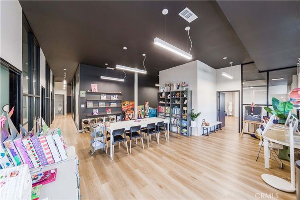 Dining room, Interior, Pendant Lights, Recessed Lighting, Wood Texture Flooring