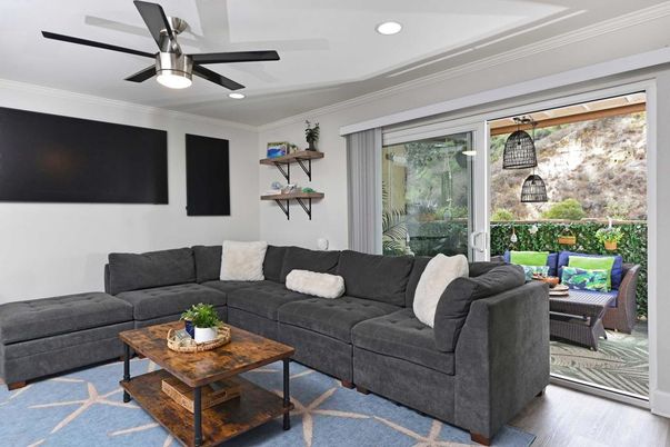 Interior, Living room, Pendant Lights, Recessed Lighting, Wood Texture Flooring