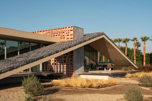 Backyard, Exterior, Facade, Modern