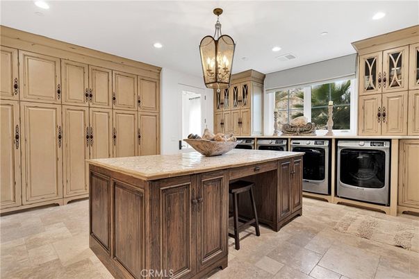 Interior, Kitchen, Recessed Lighting, Washer