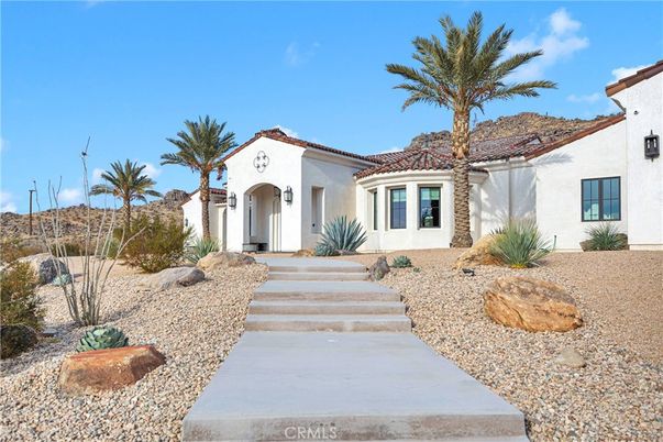 Exterior, Facade, Spanish Mediterranean